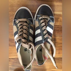 Women’s size 9M Burberry tennis shoes. Brand new. Multi-colored brown